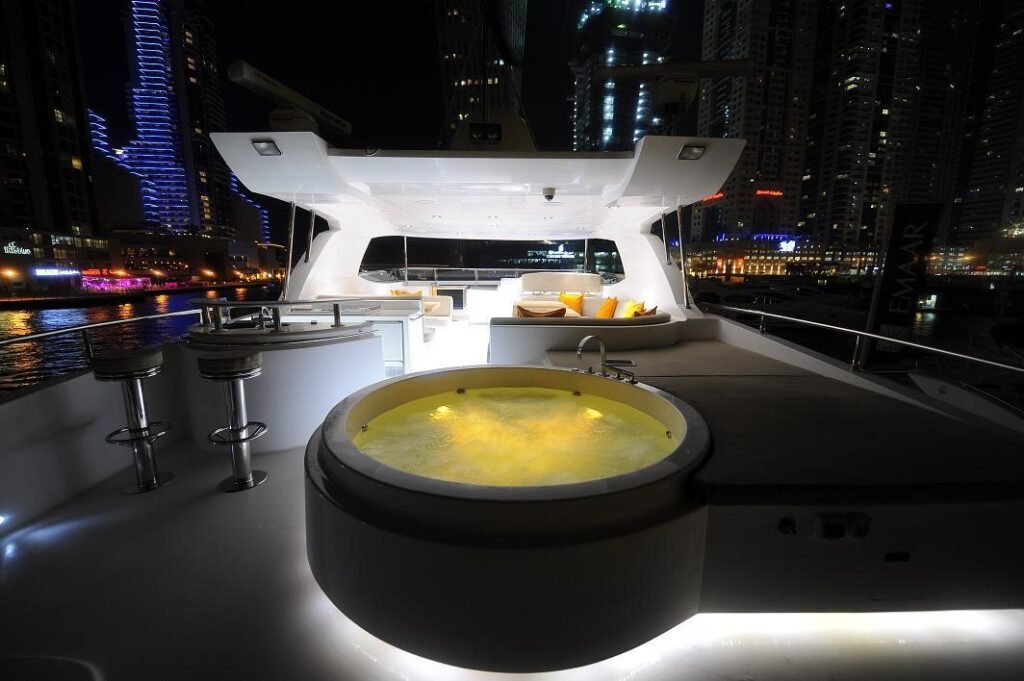 yacht rental in dubai